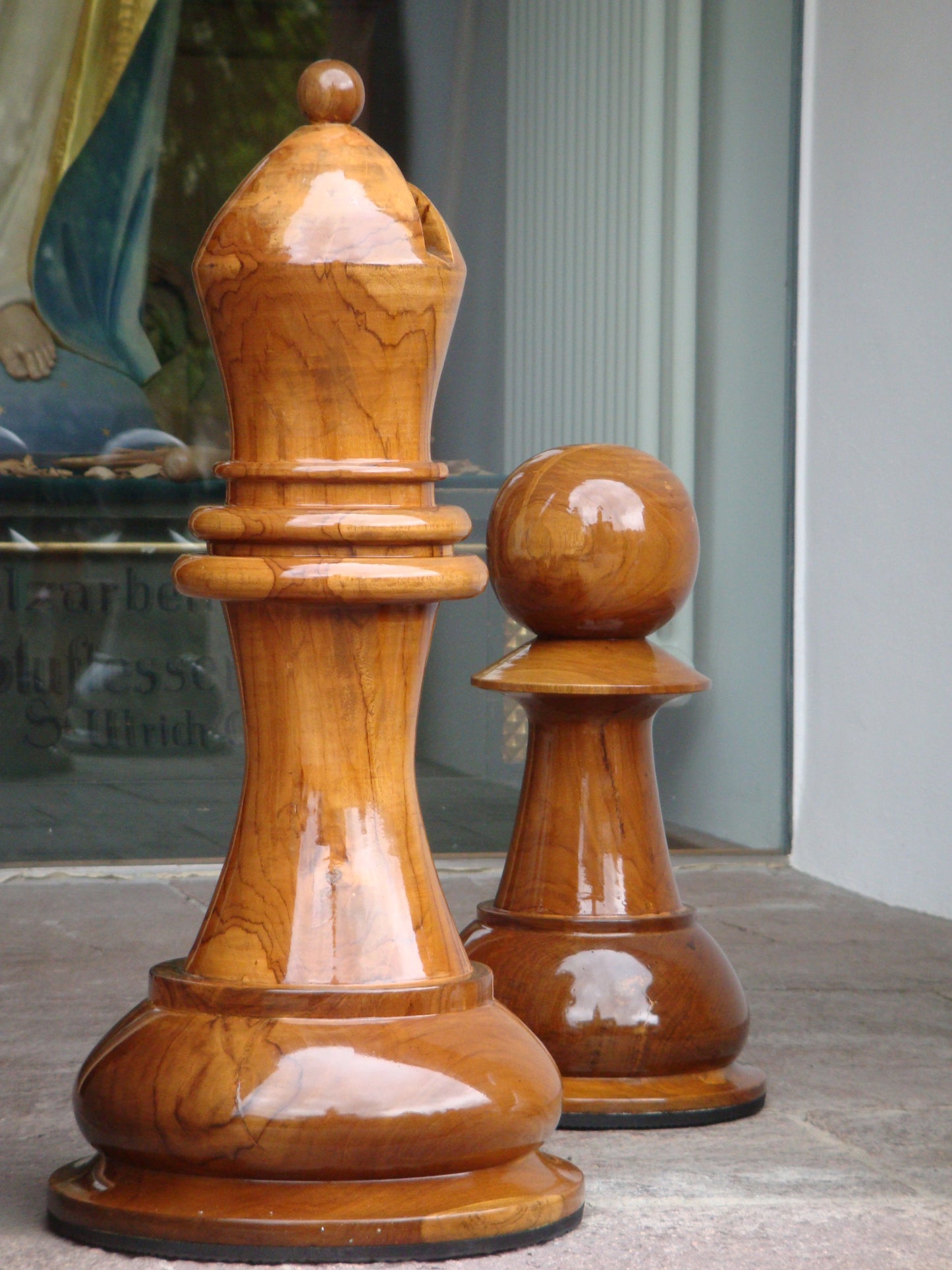 Medinės lauko šachmatų figūros